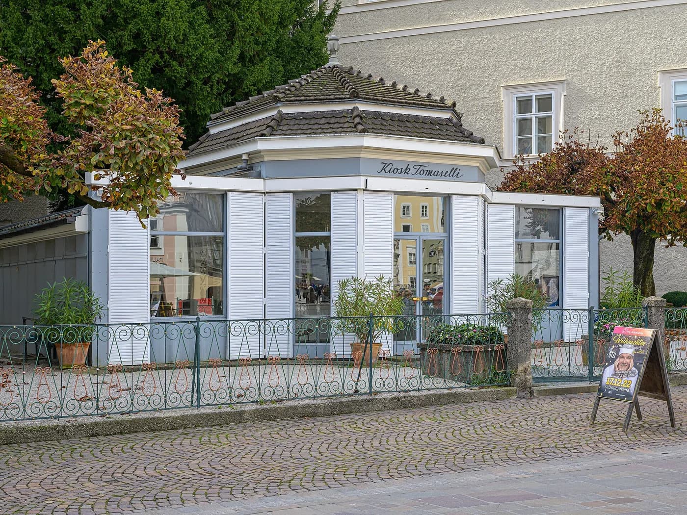 Café Tomaselli kiosk · Alter Markt