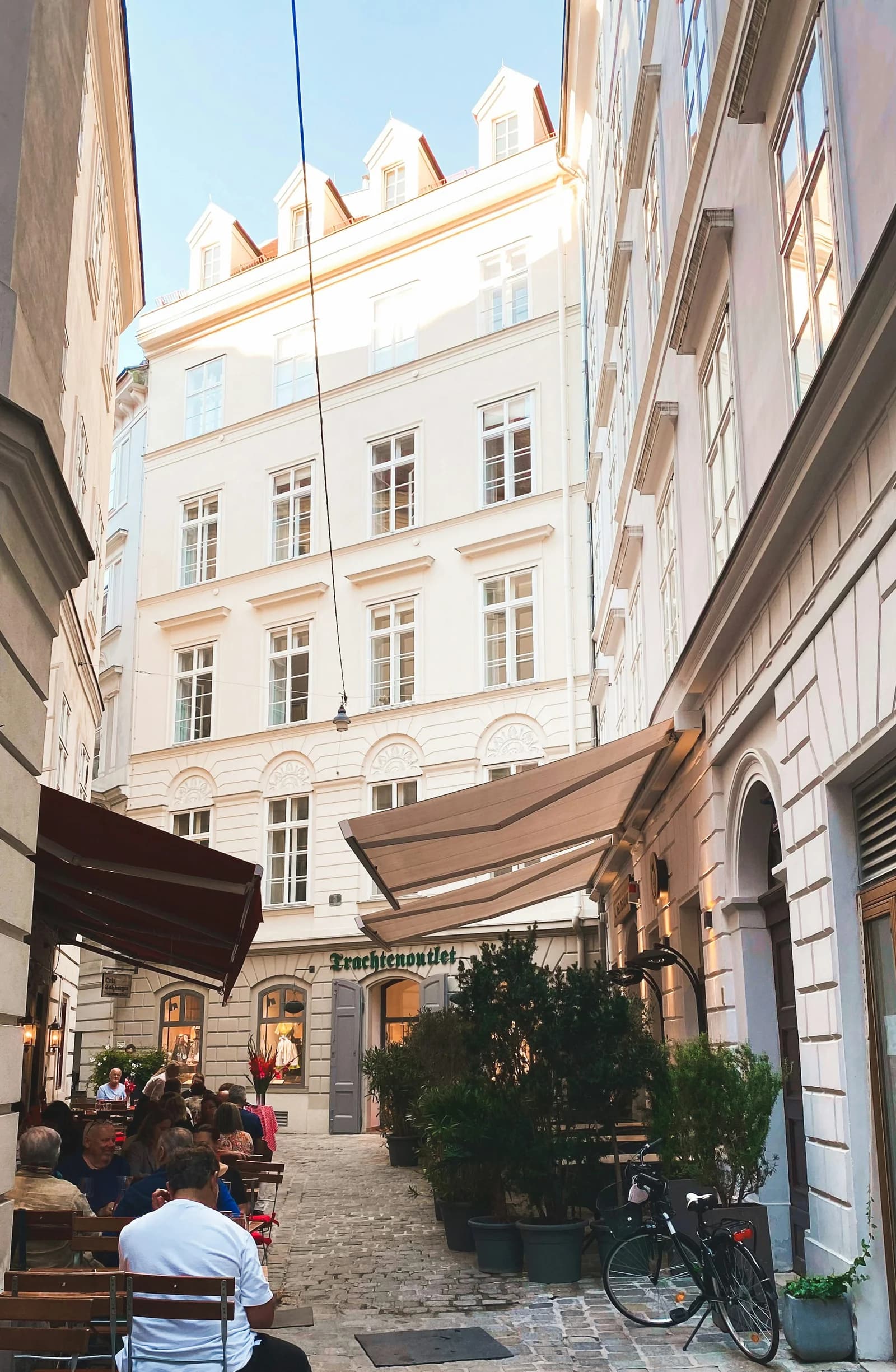 Old-town courtyard · Vienna